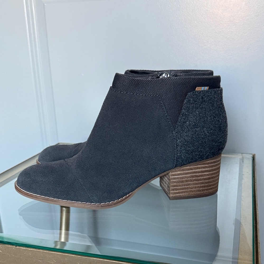 TOMS Women's Suede Loren
 Booties